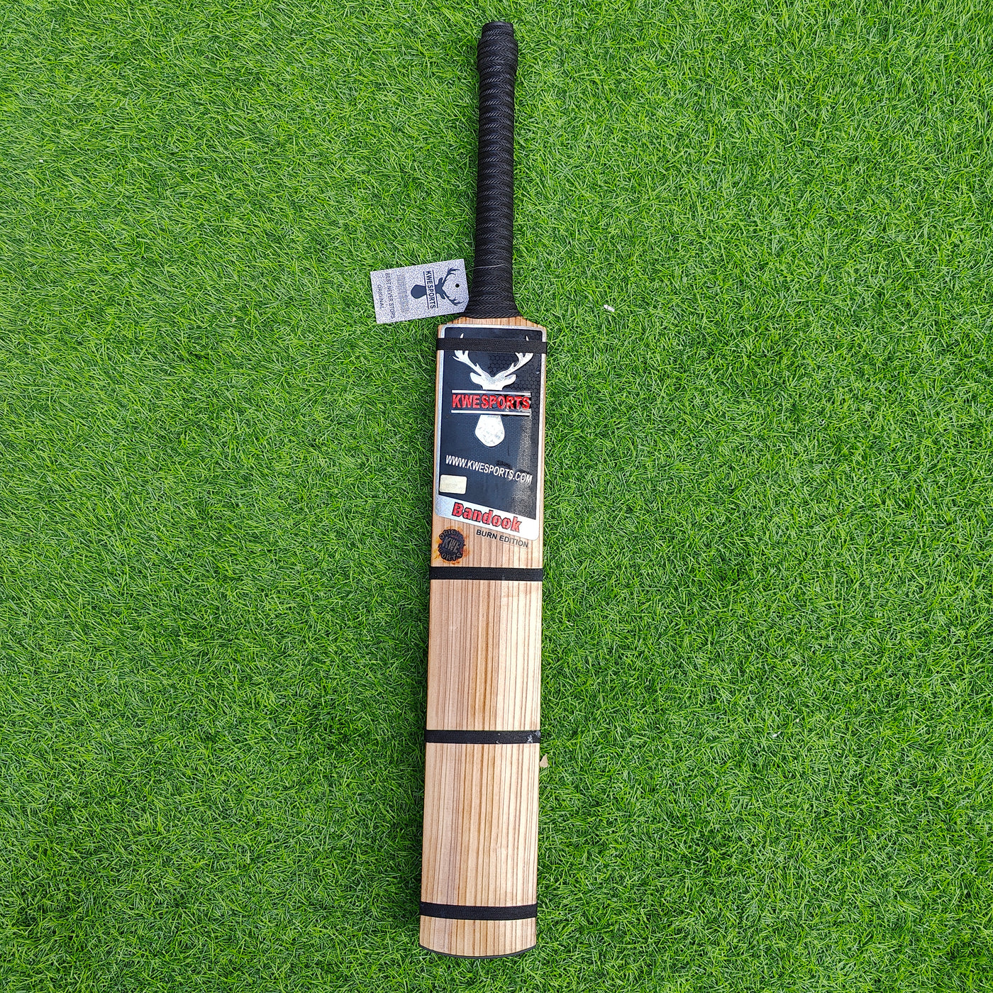 Bat 2000 Cricket Bat And Ball Wallpaper